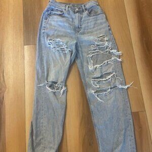Women's American Eagle Ripped Jeans